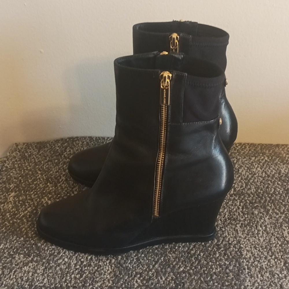 Michael Kors black leather women's booties boot wedge heel size 8.5 - Picture 3 of 11